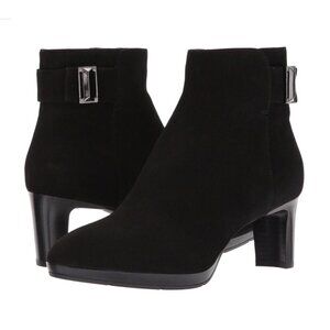 Aquatalia Daniella Black Suede Ankle Boots – Size 9